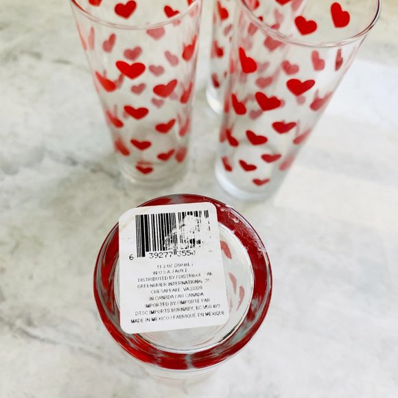 ❌Sold❌ Red Heart Juice Glass Tall Tumblers NWT - Picture 6 of 8